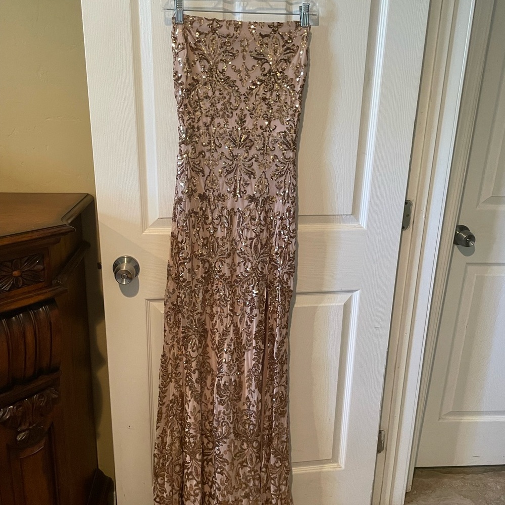 Windsor Dress with Gold Sequin Embellishment - Picture 9 of 10